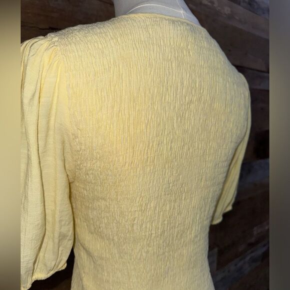 Nine West creamy yellow smocked front & back V neck, short sleeve puff elastic - Picture 4 of 11